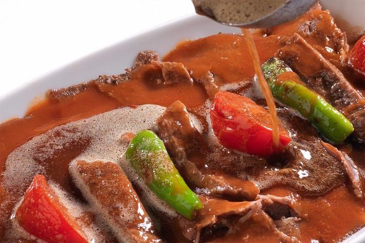 <p>Örneğin Bursa'ya gidip <strong>İskender, </strong>Edirne'ye gidip <strong>ciğer tava </strong>yemeden olmaz. </p>