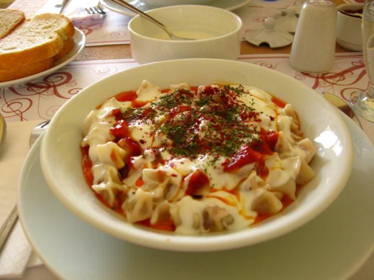 <p>Kayseri denilince şüphesiz akla ilk gelen yemek<strong> mantıdır</strong>. </p>