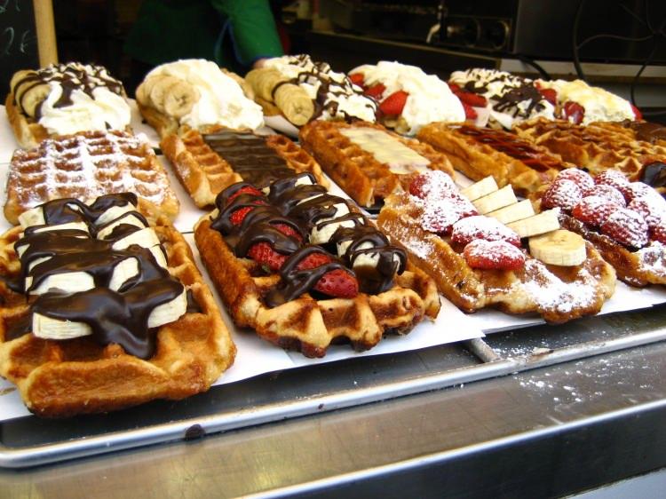 <p>Brükselliler waffle yerken asla krema, çikolata ya da marmelat gibi malzemeler kullanmaz.</p>
