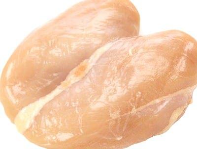 <p>Bir çeşit kas hastalığına işaret eden bu çizgilerin, fabrika ya da çiftliklerde büyüyen tavuklarda görüldüğü iddia edildi. </p>
