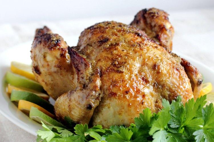 <p>Acil kullanılacaksa da <strong>mikrodalga</strong> fırında buzu çözdürülebilir.</p>
