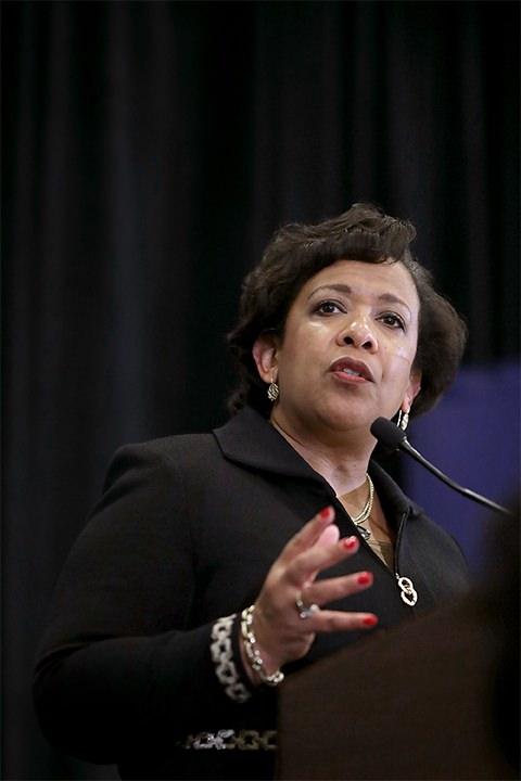 <p><strong>Loretta Lynch</strong></p>

<p>ABD Başsavcısı olan ilk siyahi kadın. </p>
