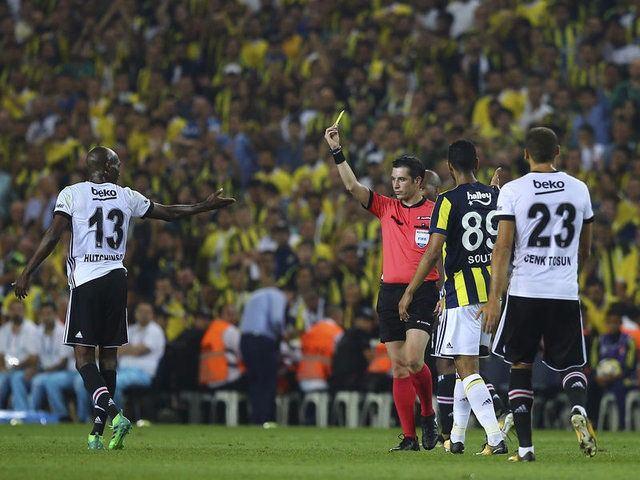 <p>KOKARTI TEHLİKEDE - Karşılaşmanın gözlemcisi Hamza Işın, Futbol Federasyonu’na gönderdiği raporda Ali Palabıyık’ı ağır şekilde eleştirdi.</p>