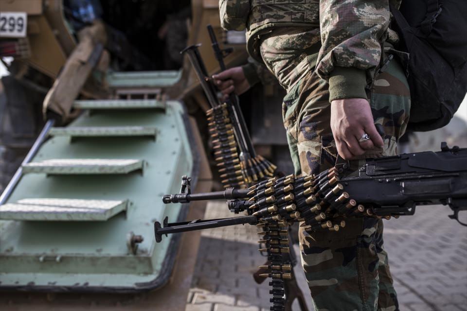 <p>Yüksekova'da 13 Mart'taki sokağa çıkma yasağının ardından başlatılan ve 5 gün önce tamamlanan "Jandarma Uzman Çavuş Ramazan Gülle" operasyonu kapsamında arama tarama çalışmaları sürdü. </p>
<p> </p>