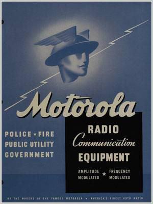 <p>MOTOROLA - 25 eylül 1928 tarihinde kurulan ABD merkezli telekomünikasyon şirketi ilk yıllarında otomobiller için radyo üretimi yapıyordu. “Motor” kelimesi ve o dönemin ünlü müzik pikapları “The Viktrola” markasından esinlenerek Motorola ismi bulundu ve 1930 yılında marka tescili yapıldı.</p>
