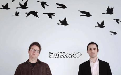 <p>TWİTTER - 15 temmuz 2006 tarihinde kurulan mikro blog sitesi Twitter ismini İngilizce bir kelimeden aldı. Twitter İngilizcede “cıvıltı” anlamına geliyor. Twitter kuşu ise bu cıvıltıyı temsil ettiği için özellikle seçildi. Twitter’da kuşların yerine kullanıcılar cıvıldıyor.</p>
