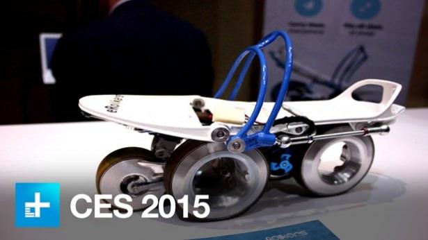 <p>Daha hızlı yürümek isteyenler için iş ayakkabısıyla dahi giyilen "rollkers" isimli patenler.                                         </p>
