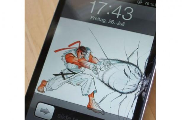 <p>Ekranı çatlayan akıllı telefonlar kullanıcının adeta korkulu rüyası.</p>
<p> </p>
