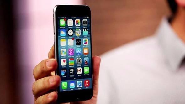 <p>iOS 11’de bir ekran görüntüsü aldığınızda, aldığınız sahne bir süre sol altta küçük bir pencere halinde durur. İşlem yapmadığınız takdirde kaybolur ve ekran görüntüsü aldığınız haliyle kaydedilir. Fakat eğer pencerenin üzerine tıklarsanız ekran görüntüsü açılır ve üzerine yazı yazabilir ya da çizim yapabilirsiniz.</p>

<p> </p>
