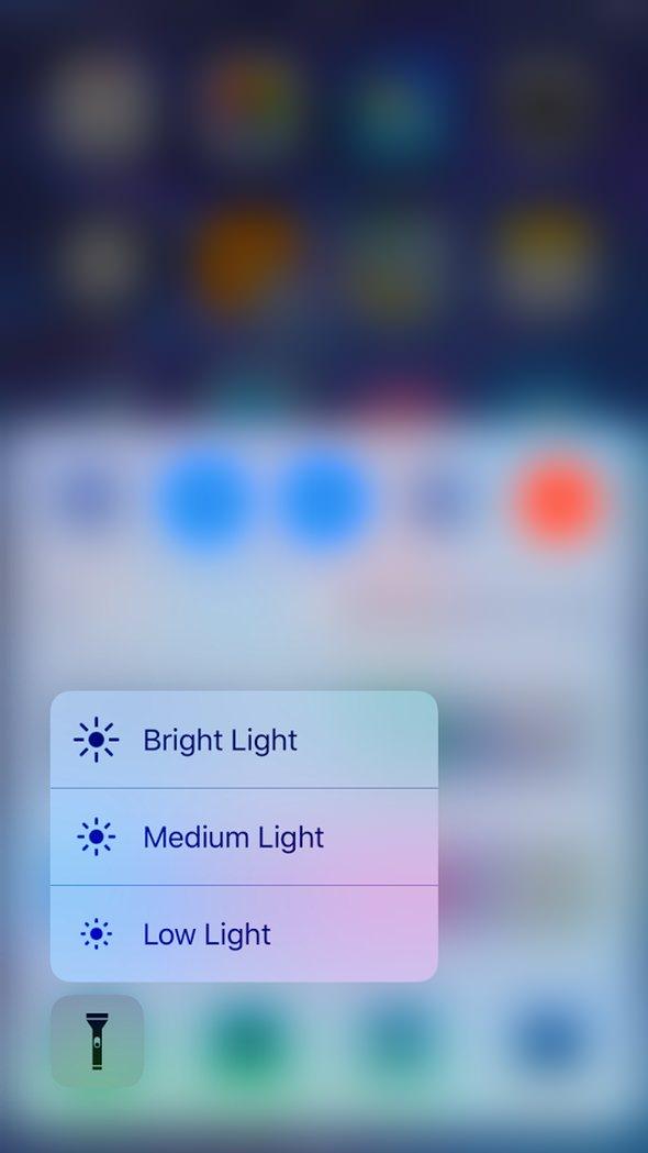<p>Bunun için alt konsolu açtıktan sonra fener simgesine sert dokunun. 3D touch özelliğini kullanarak fenerin ışığını daha fazla açabildiğimiz gibi, daha sönük hale de getirebiliyoruz.</p>

<p> </p>
