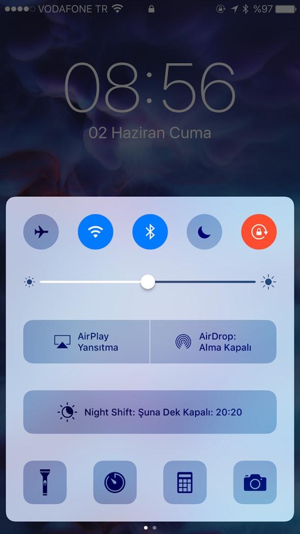 <p>Telefonunuzun ekran kilidi varken de kamera modunu değiştirebilirsiniz. Alt konsolu açtıktan sonra yapmanız gereken kamera butonuna uzun süre dokunmak!</p>
<p> </p>