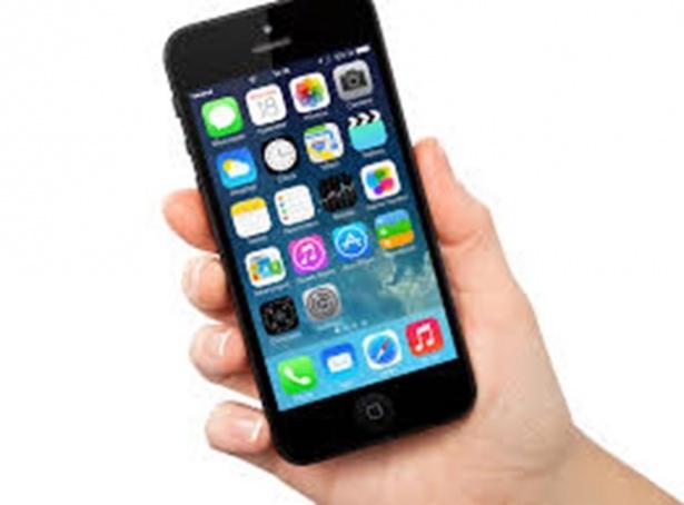 <p>Evde otururken, 3G kotanızı doldurmamak için eğer evde bir Wi-Fi bağı varsa, telefonunuzun/tabletinizin Wi-Fi ağını açmanız anlaşılır ama o ağ bağlantısı niçin 24 saat açık duruyor. yatarken kapatın, dışarı çıktığınızda kapatın, metroda, otobüste kapatın. Eğer bulunduğunuz yerdeki Wi-Fi ağlarından birine bağlanabileceksiniz yeniden açarsınız. elbette Wi-fi ağına bağlıykan 3G bağlantısını kapamanız da harika bir tasarruf yöntemidir. Bunların açma kapama düğmelerini, ana ekranınıza ekleyin.</p>