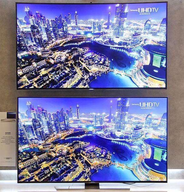 <p><strong>Kavisli mi, Düz mü? </strong><br />
<br />
Öte yandan kavisli ekran büyük değilse, tam karşıdan ve uzaktan izlerseniz düz bir ekranla arasında çok da büyük bir fark olmadığını söylemek gerekiyor. Kavisli ekranın avantajlarından yararlanmak için odanızın ve kurulumunuzun ona göre olması şart. Ayrıca kavisli ekranlarda görüntülerin köşelerden çektirilmiş gibi gözüktüğü durumlar da yaşanabiliyor.</p>
