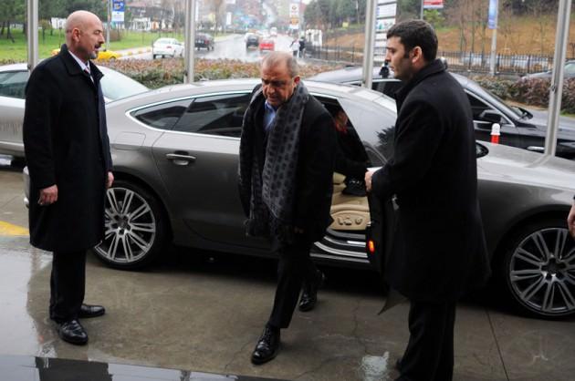 Ligde oynanan Orduspor maçındaki olaylar nedeniyle PFDK'ya sevk edilen Galatasaray Teknik Direktörü Fatih Terim, savunmasını vermek için TFF binasına geldi.  