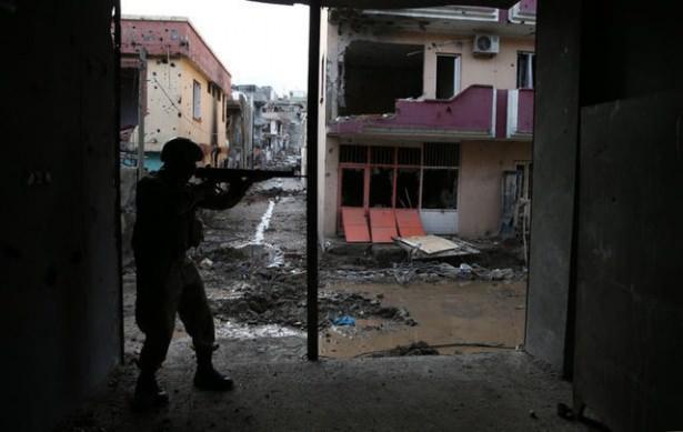 <p>-TSK ve polisin operasyonları çok başarılı. Ama tam “doruk noktasına” gelmiş bir mücadeleyi kesmek ihanet olur.</p>
