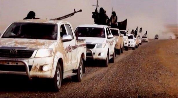 <p>Terör örgütü  DAEŞ'in elinde piyada tüfeği, keskin nişancı tüfeği, füzeler, zırhlı araçlar vb. bulunuyor. İşte onlardan biride bu resimde gördüğünüz ağır makineli tüfekler.</p>

<p><strong>Ağır Makineli Tüfekler</strong><br />
DsHk(12.7mm)</p>
