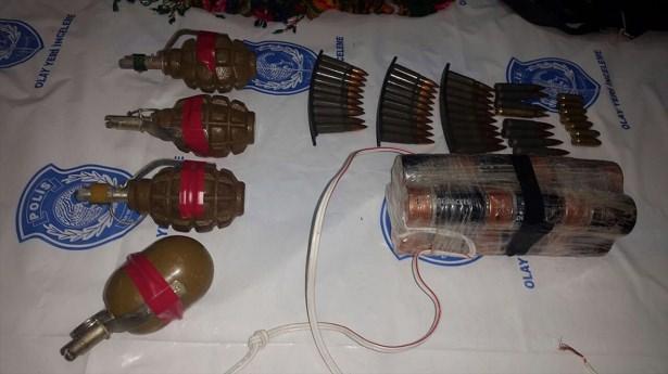 <p><strong>6 PKK'LI ETKİSİZ HALE GETİRİLDİ</strong></p>
<p>Sokağa çıkma yasağının sürdüğü ilçede güvenlik güçleri, son 10 gün içinde 6 teröristi etkisiz hale getirirken, bin 51 evde arama yaptı. Operasyonda sona yaklaşılırken bugüne kadar 2 roketatar, 4 uzun namlulu silah, 11 el bombası, 16 roketatar mermisi, 11 roketatar sevk fişeği, telsiz ile çok sayıda mermi ile yaşam malzemeleri ele geçirildi.</p>