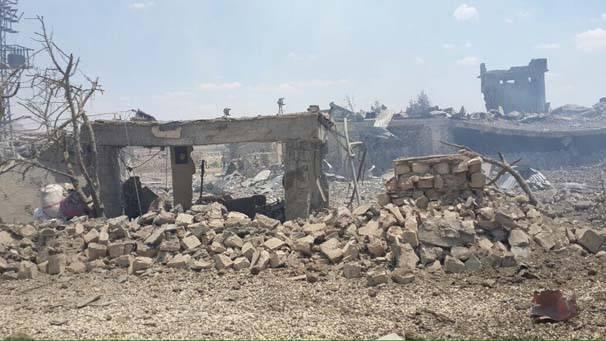 <p>Karakolda patlama sonucu çıkan yangını söndüren askerler bir yandan da PKK'lılarla çatıştı. </p>
