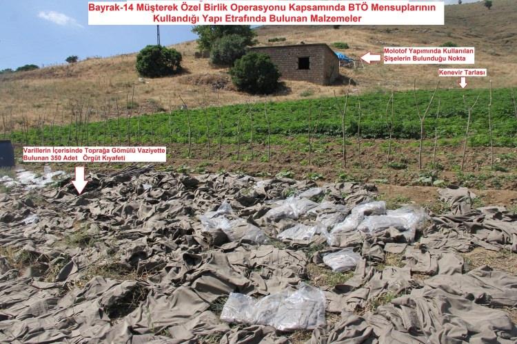 <p>Lice ilçesi Seyrek, Sivrice ve Bayırlı köyü kırsalında icra edilen arazi arama ve taraması esnasında 11 adet sığınak ele geçirildi.</p>

