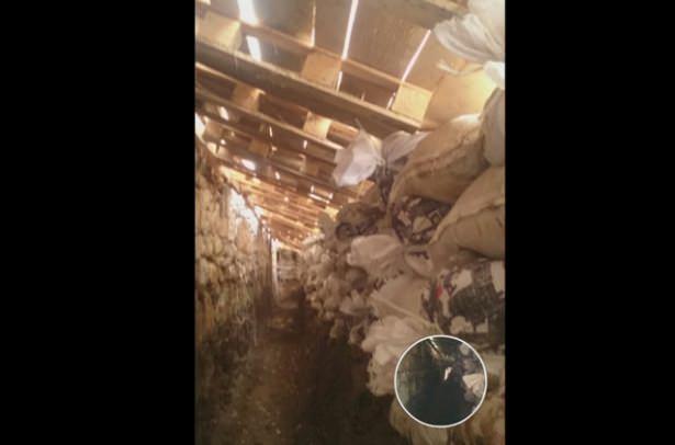 <p>"SERA" GÖRÜNÜMLÜ TÜNEL</p>
<p>Güvenlik birimleri, Cumhuriyet Mahallesi'nde yürüttükleri arama tarama faaliyetinde bölücü terör örgütü mensupları tarafından iki sokak arasındaki geçişi sağlamak amacıyla kazıldığı belirlenen tünel buldu.</p>