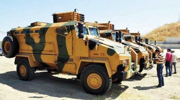 <p>HEDEF 10 BİN ARACA UYGULAMAK<br />
<br />
Bakanlar Kurulu'nda alınan karar doğrultusunda harekete geçen SSM, savunma sanayi alanında Türkiye'nin en güçlü markaları olan BMC, OTOKAR, Roketsan, Nurol ve FNSS firmalarına davette bulunarak teklif vermelerini istedi.</p>