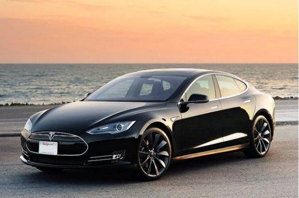 <p>Elon Musk'ın CEO'su olduğu elektrikli otomobil üreticisi Tesla, artık resmi olarak Türkiye'de.</p>
