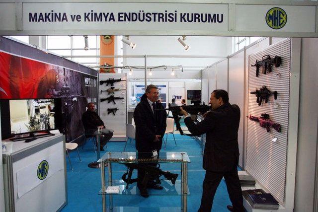 <p>Milli piyade tüfeğinin patentinin Türkiye'de olması dolayısıyla ürünü dünyanın istenilen ülkesine satabileceklerini, böyle bir haklarının olduğunu vurgulayan Demirel, "MPT-76'ya aşırı derecede talep var, en büyük talep de ABD'den.</p>
<p> </p>