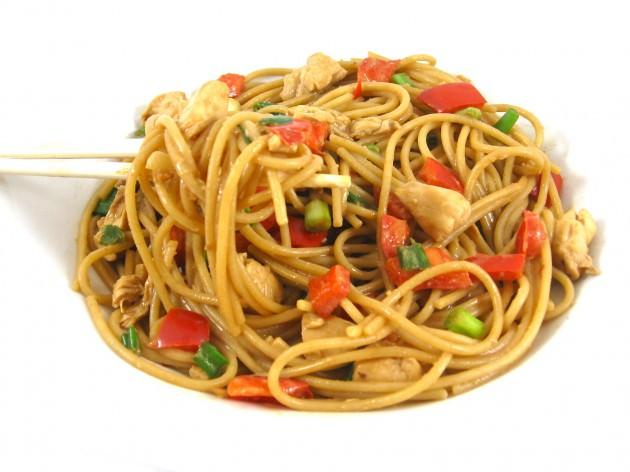 Çin Mutfağının en beğenilen lezzetlerinden biridir Noodle... Sebzeli, etli ya da sadece teriyaki soslu hazırlanıp servis edilebilir. Noodle; süper marketlerde makarna reyonlarında bulunuyor.