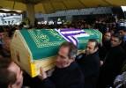 S&ouml;nmez'in cenazesine bakanlar omuz verdi
