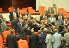 Meclis'te tekme tokat kavga