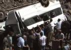 Uludere'de askeri araç devrildi