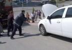 Otomobilde yılan avı paniği yaşandı