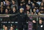 Mou atıldı, Chelsea şoka girdi!