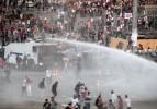 Taksim'de polisten müdahele!