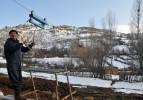 Otunu rayla s&uuml;t&uuml;n&uuml; teleferikle taşıyor