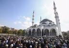 Cumhurbaşkanı, cuma namazını Melike Hatun Camisi'nde kıldı