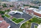 Mahallenin ortasında yolcu uçağı!