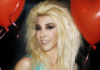 Hande Yener, Demet Akalın'ı anons ederken zorlandı!