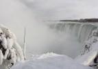 Niagara Şelaleleri buz tuttu