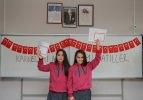 'İkizler okulu'nda karne sevinci