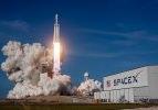 SpaceX, Falcon Heavy roketini fırlattı