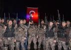 Düğüne gider gibi Afrin'e gittiler
