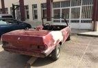 Hurda aracı spor otomobile dönüştürdüler