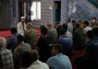 Hulusi Akar, bayram namazını Cizre'de kıldı