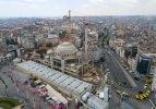 Taksim Camisi'nin minaresi yükseliyor