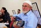 M&uuml;zik aşkı 80 yaşından sonra gitarist yaptı