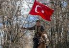 Kırgız Türkleri geleneklerini devam ettiriyor