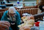 Saraybosna'nın tarihi camisinde 'mahalle iftarı'