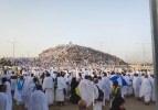 Hacı adayları Arafat'ta