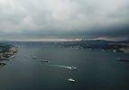 İstanbul Boğazı'nın üstünü saran karabulutlar drone ile görüntülendi